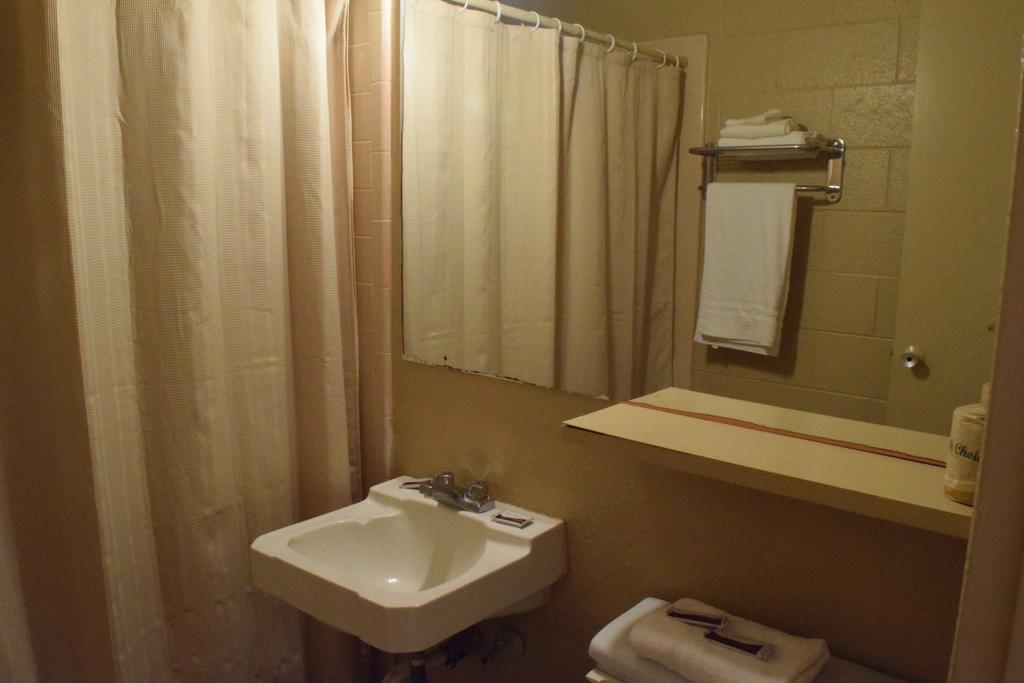 Imperial Motel Odessa Room photo